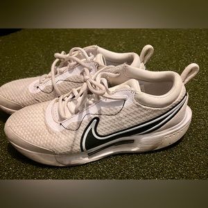 Men’s Nike Court zoom pro tennis shoe size 7.5